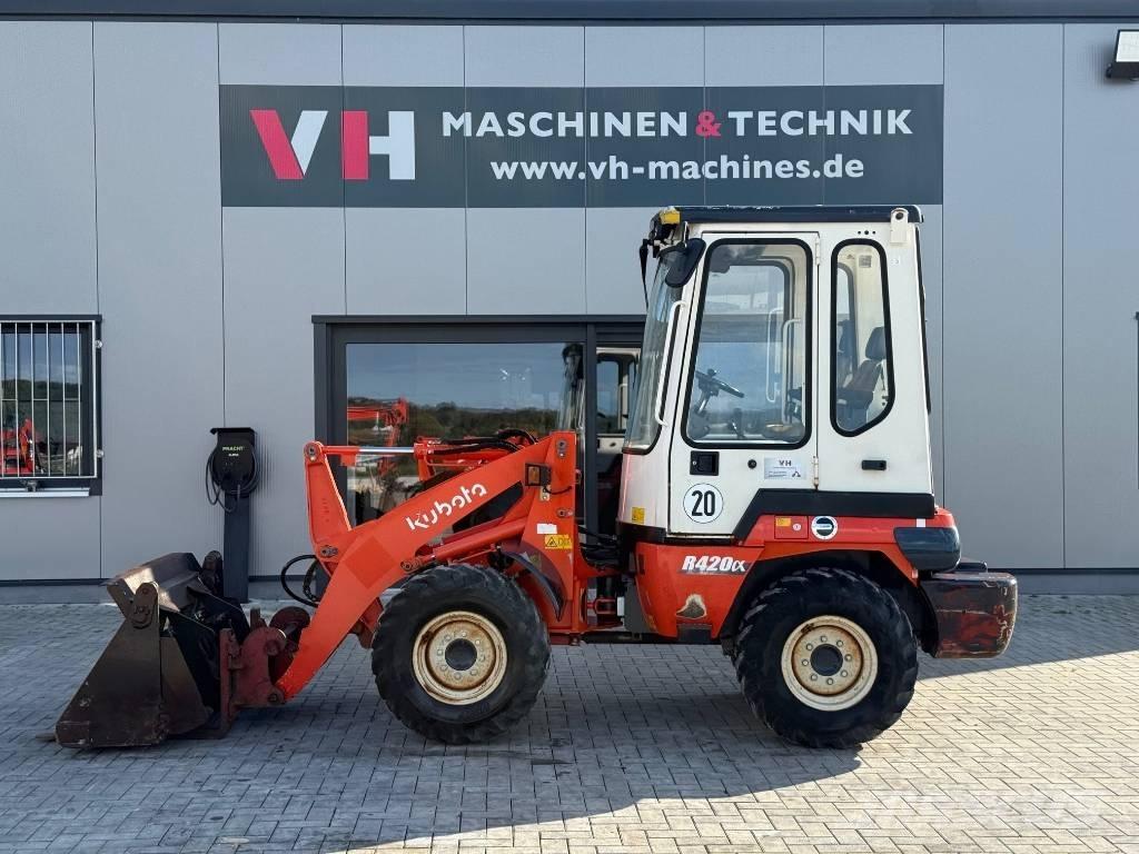 Kubota R 420 Pale gommate