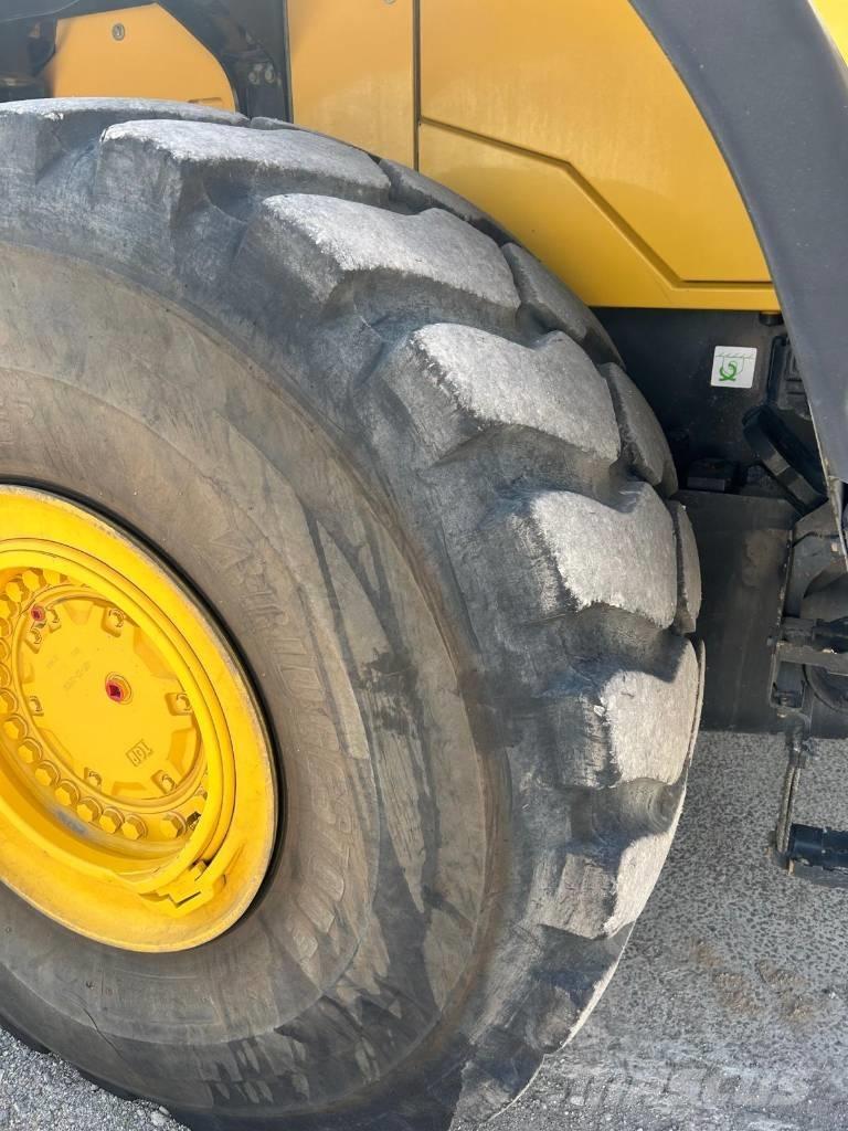 Komatsu WA 500-8EO Pale gommate