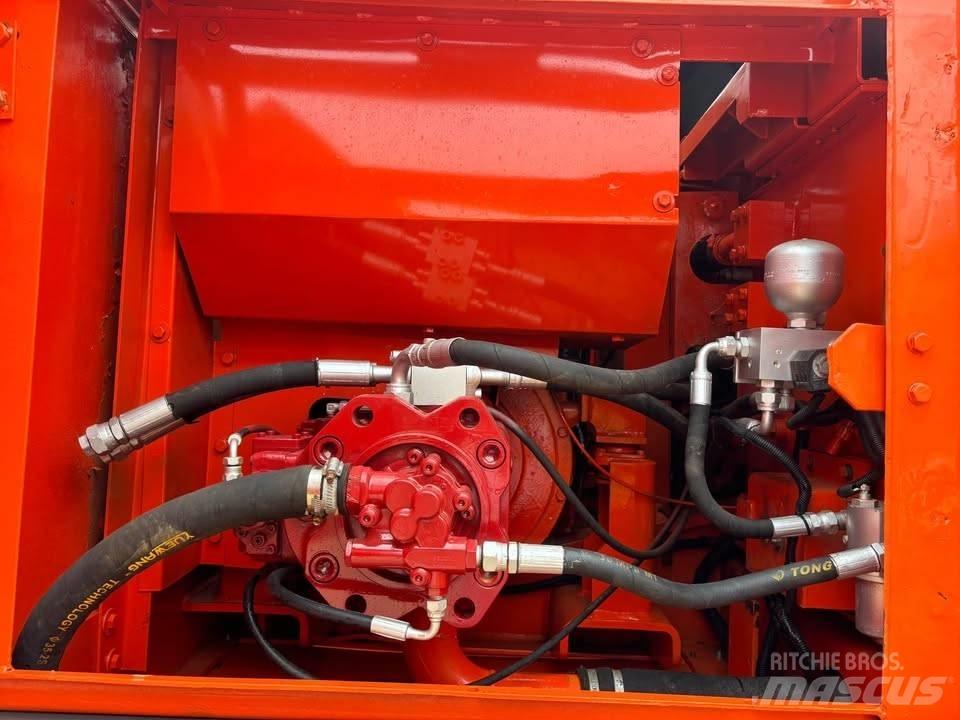 Doosan DX 225 LCA Escavatori cingolati