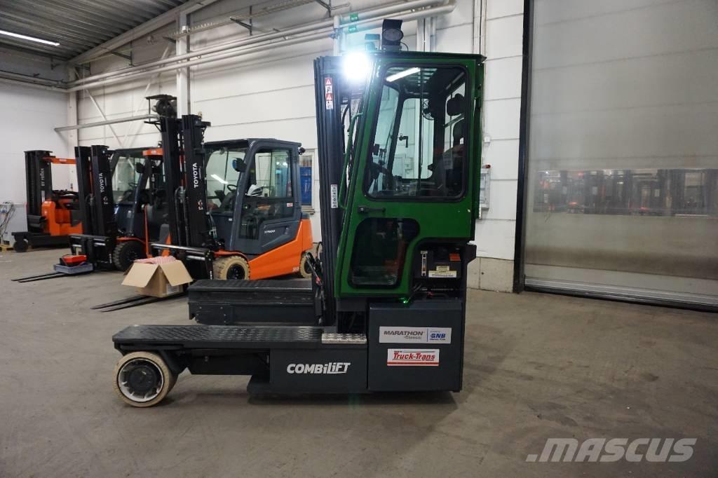 Combilift C4500ET Carrello elevatore retrattile a 4 vie