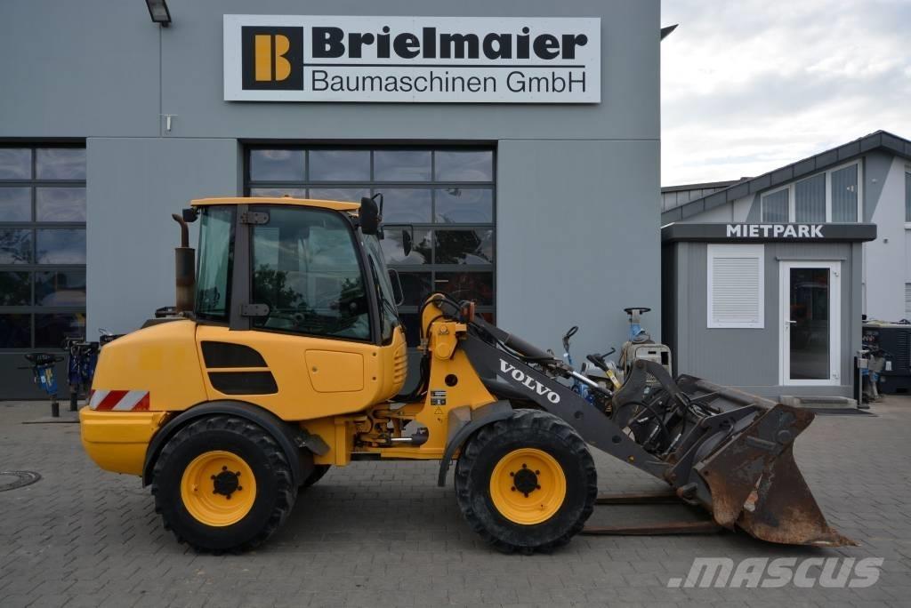 Volvo L 25 F Pale gommate