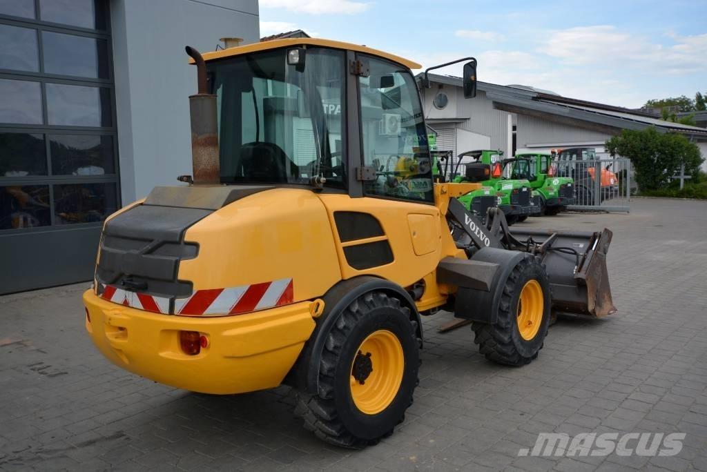 Volvo L 25 F Pale gommate