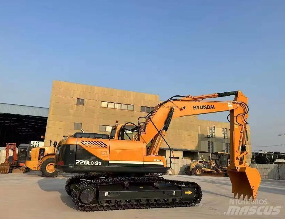Hyundai HX 220 LC-9S Escavatori cingolati