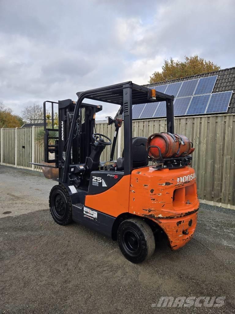 Doosan G 25 E-5 Carrelli elevatori GPL