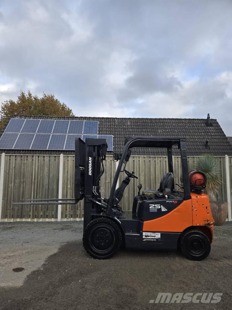 Doosan G 25 E-5 Carrelli elevatori GPL