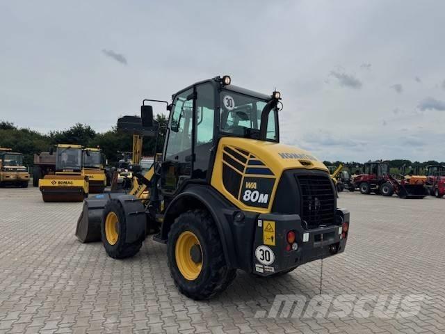 Komatsu WA 80 M Pale gommate