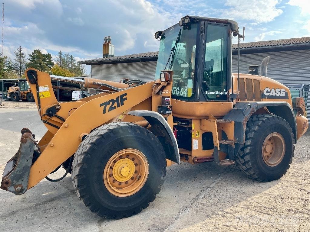 CASE 721F Pale gommate
