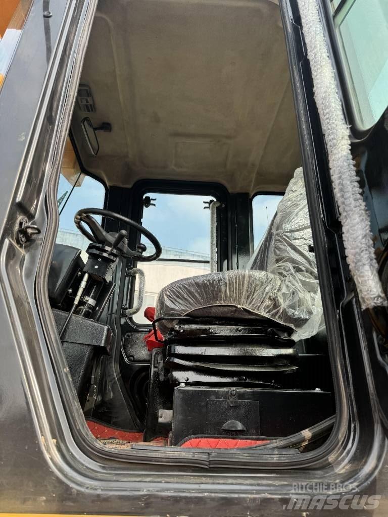 LiuGong CLG 835 Pale gommate