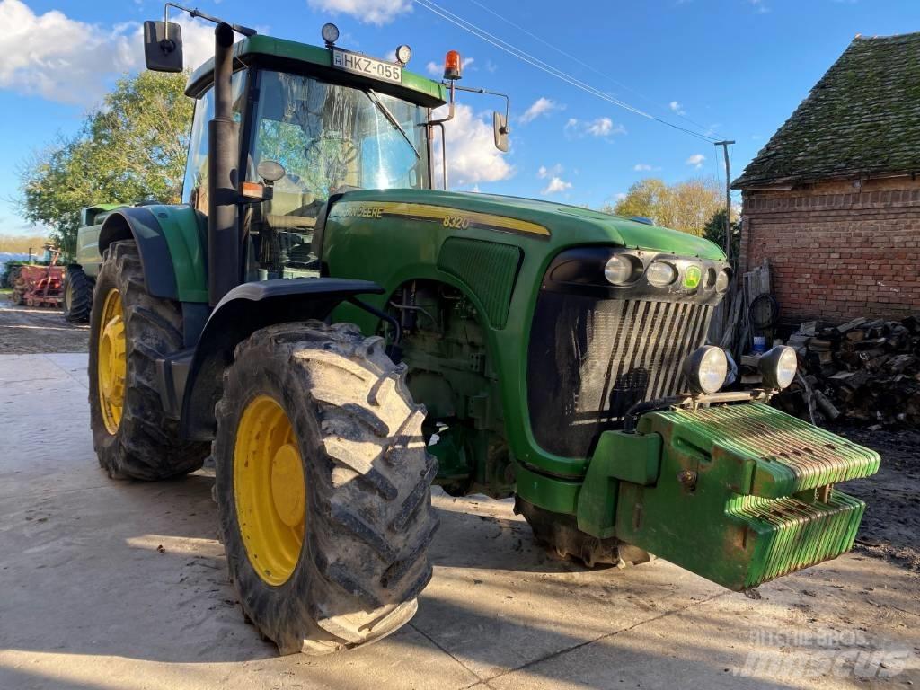 John Deere 8320 Trattori