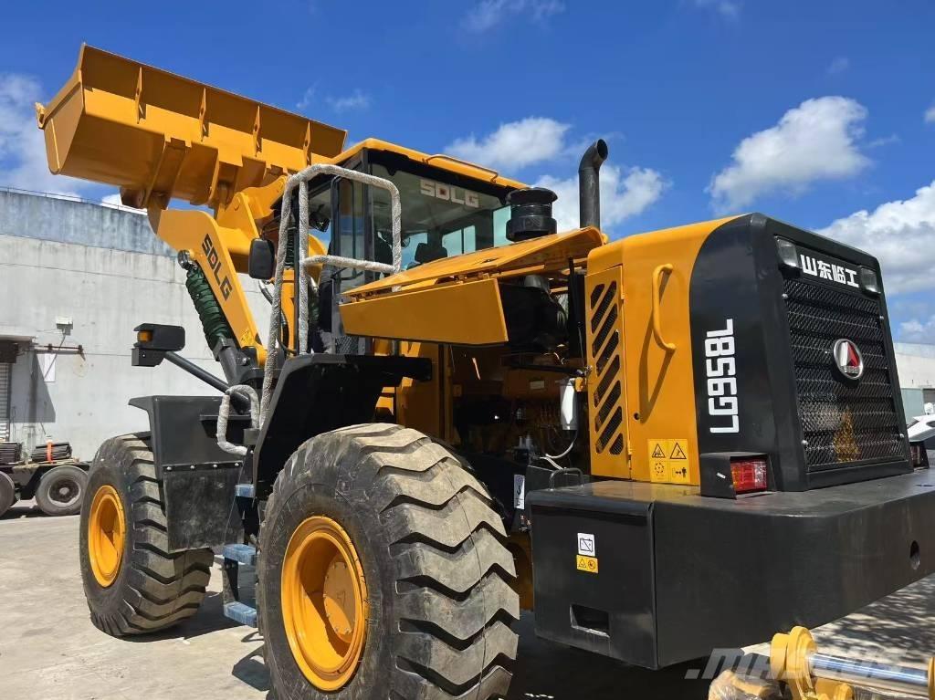 SDLG LG958L Pale gommate