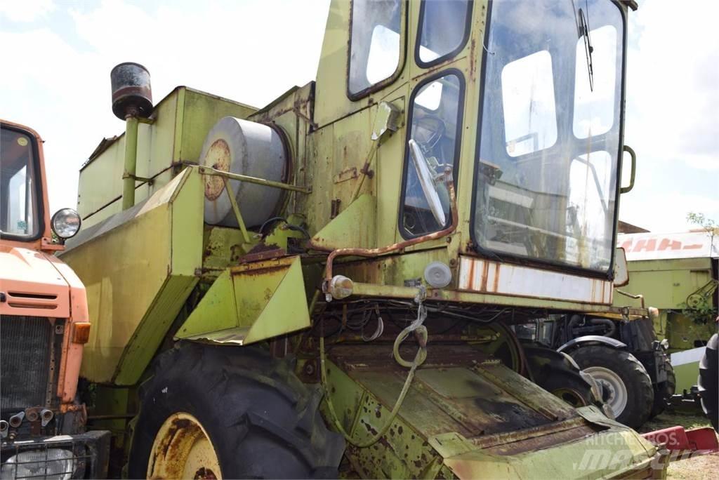 CLAAS Dominator 80 Mietitrebbiatrici