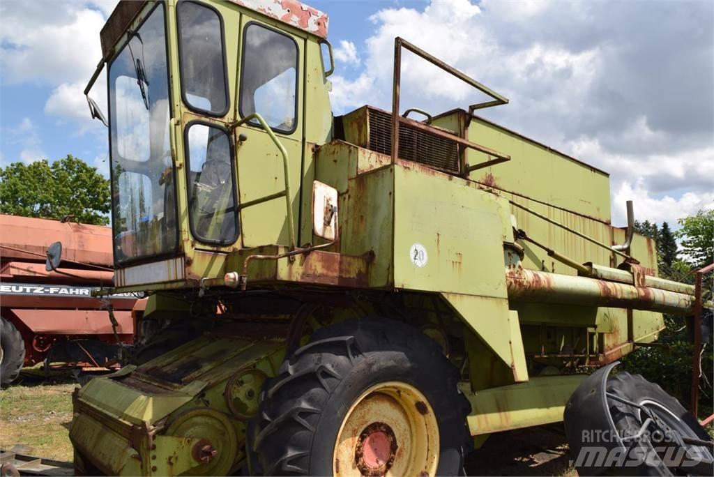 CLAAS Dominator 80 Mietitrebbiatrici