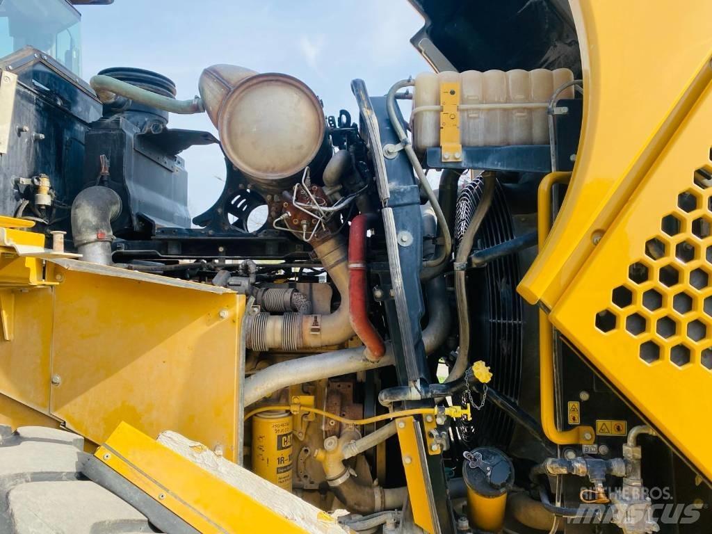 CAT 966k xe Pale gommate