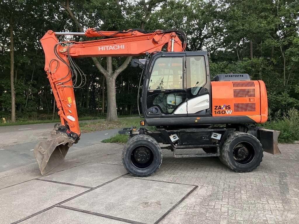 Hitachi ZX140-5B Escavatori gommati