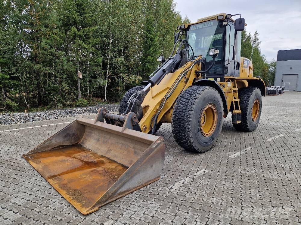 CAT 930 H Pale gommate