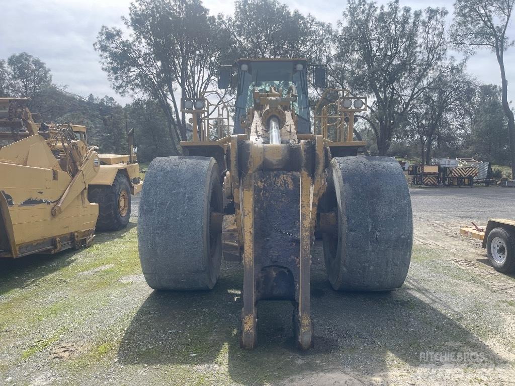 CAT 988 H Pale gommate