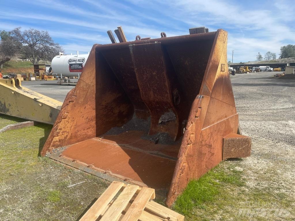 CAT 988 H Pale gommate