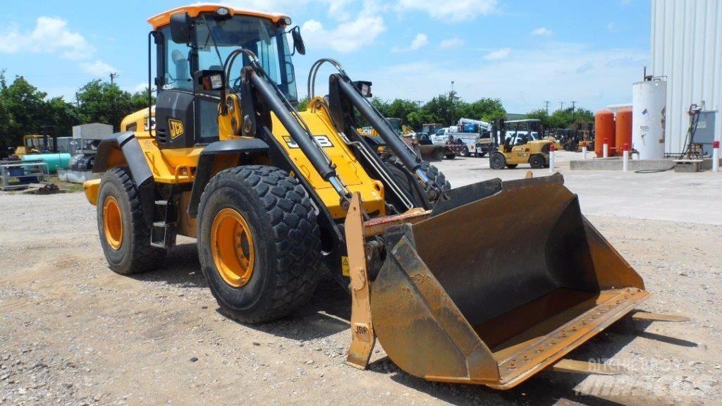 JCB 436 E HT Pale gommate