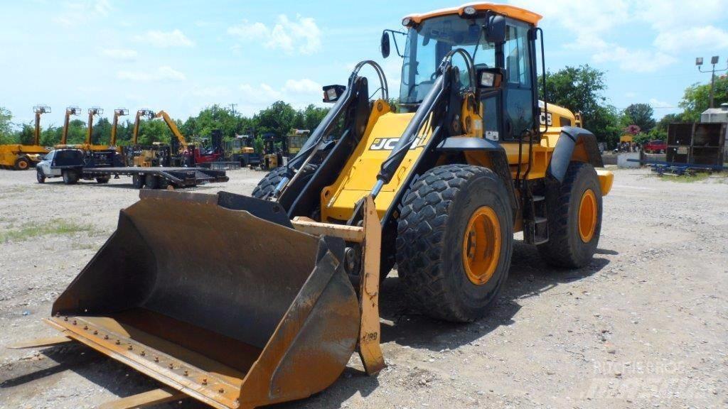 JCB 436 E HT Pale gommate