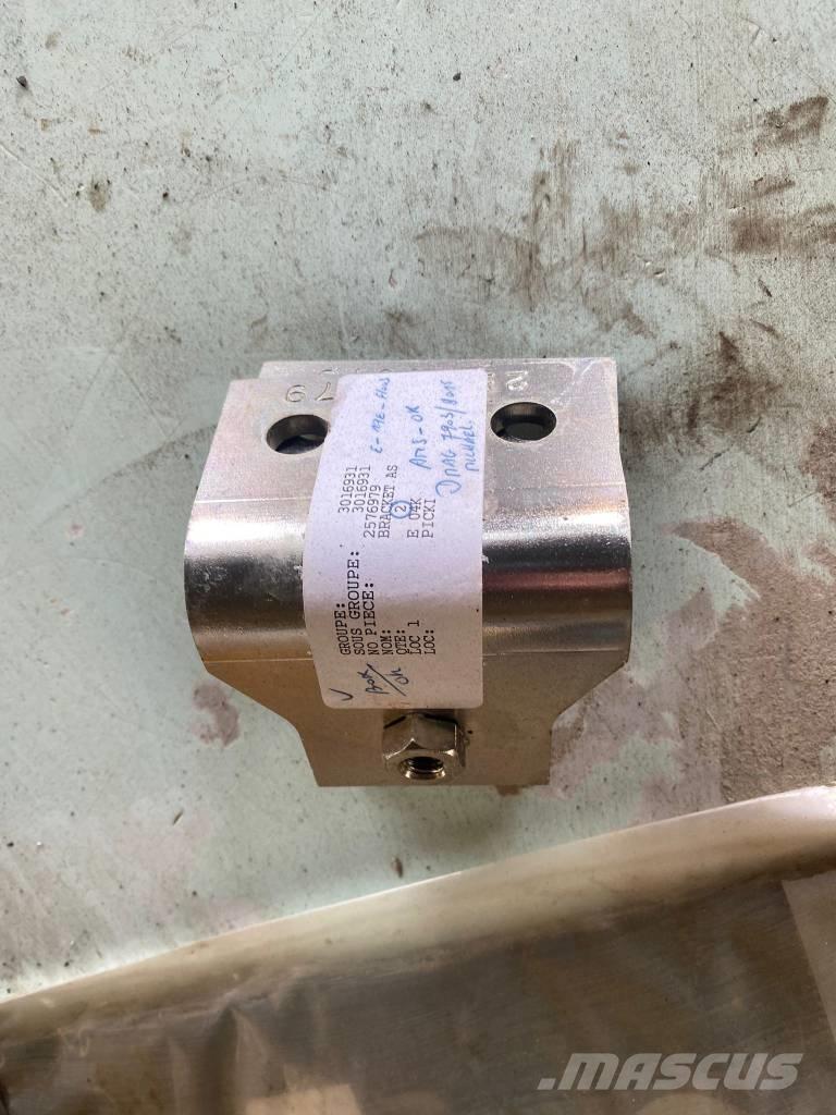 CAT 938 H Pale gommate