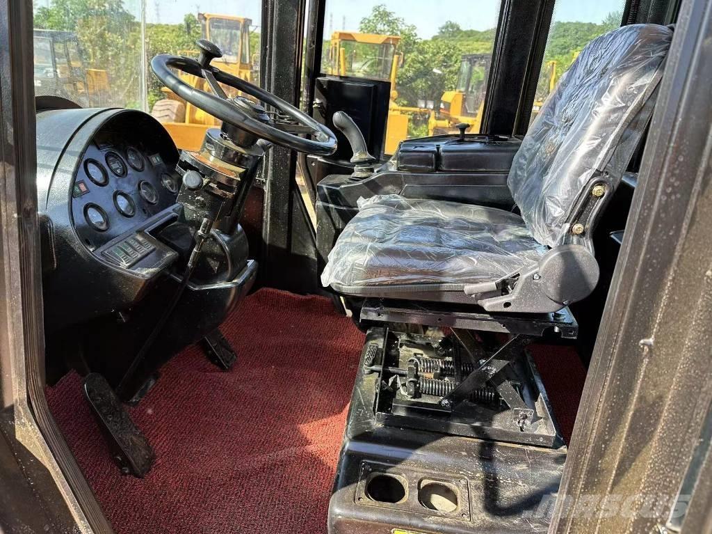 CAT 966H Pale gommate