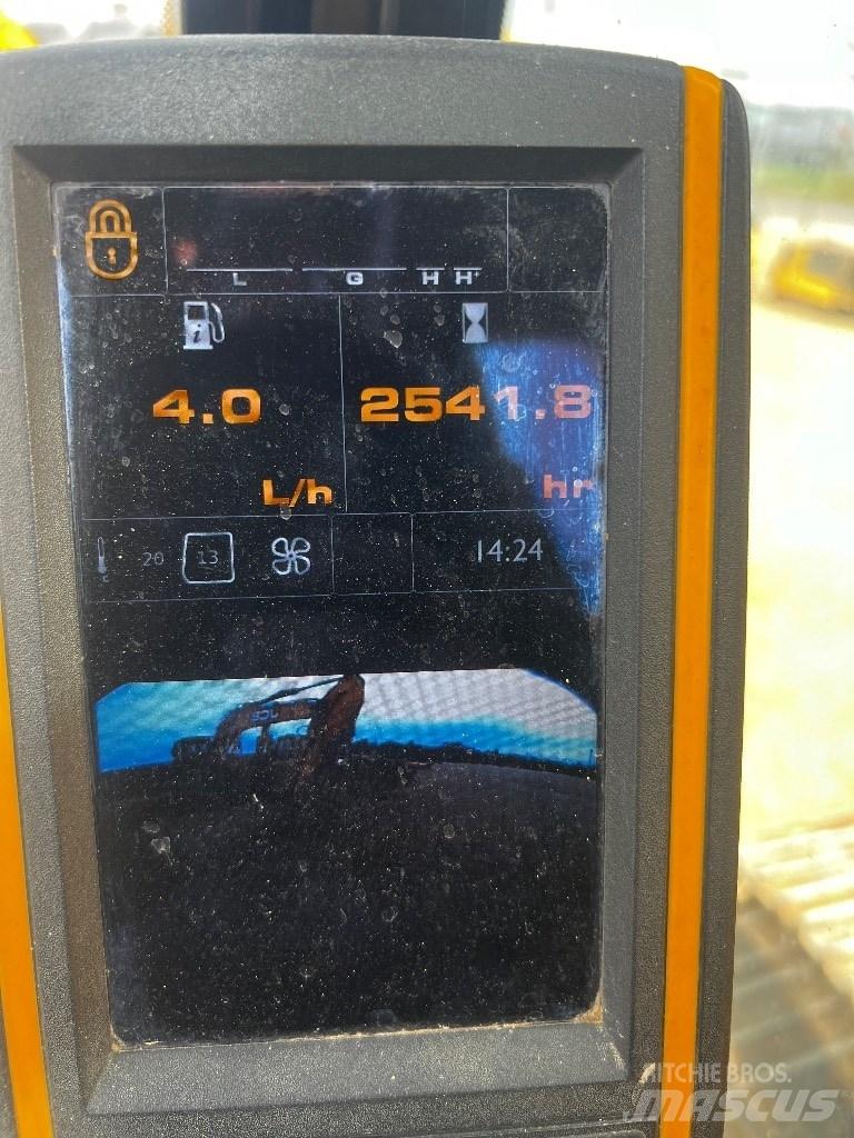 JCB JS 220 N LC Escavatori cingolati