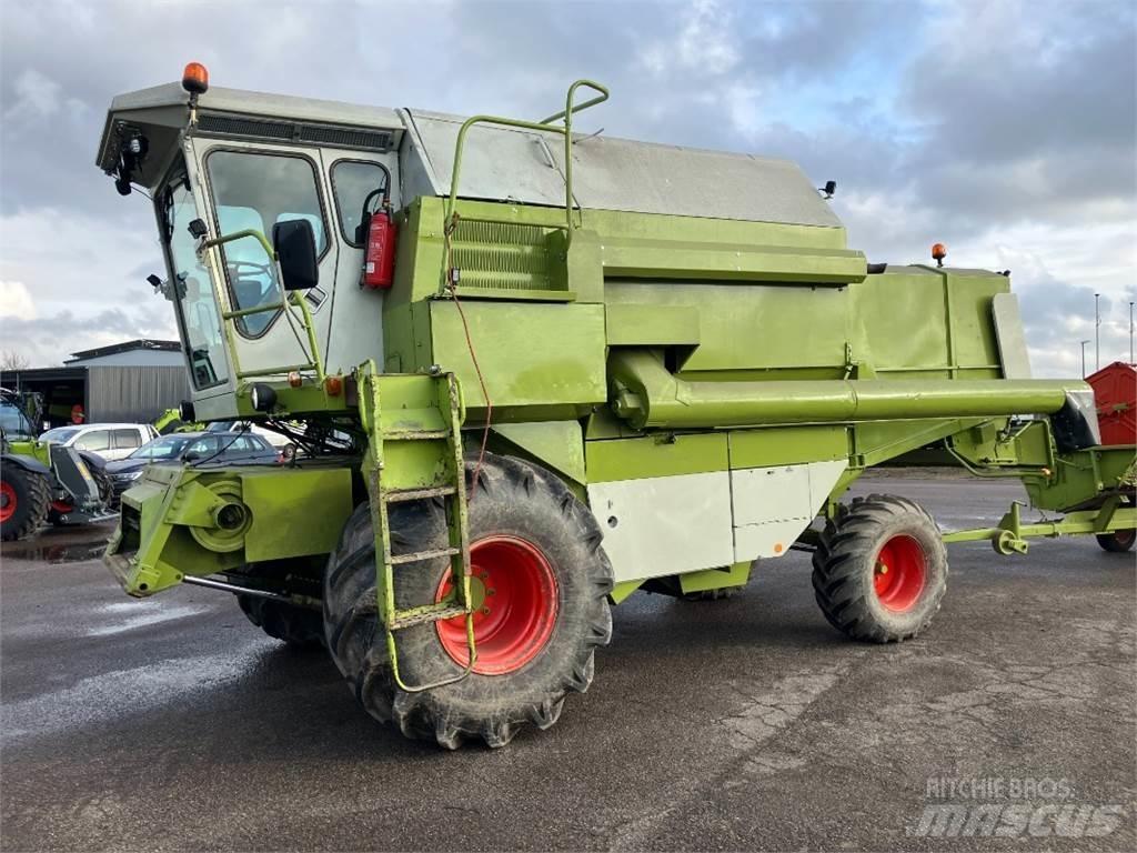 CLAAS Dominator 96 Mietitrebbiatrici