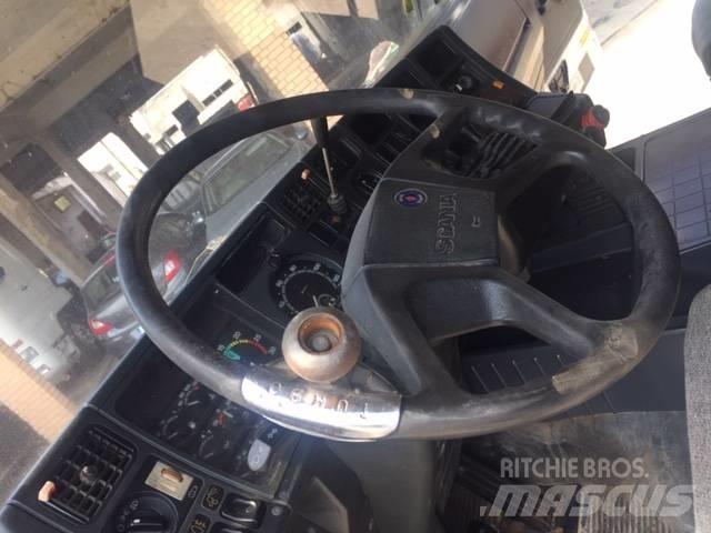 Scania 143-450 Cabine e interni