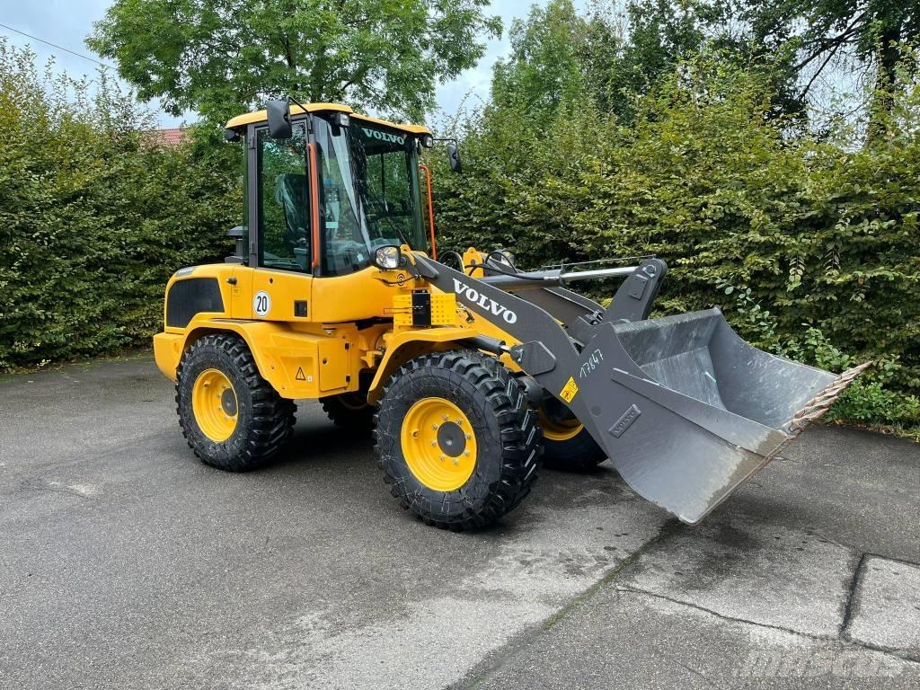 Volvo L 30 H Pale gommate