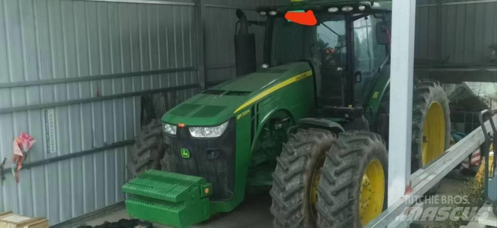 John Deere 8R·3204 Trattori