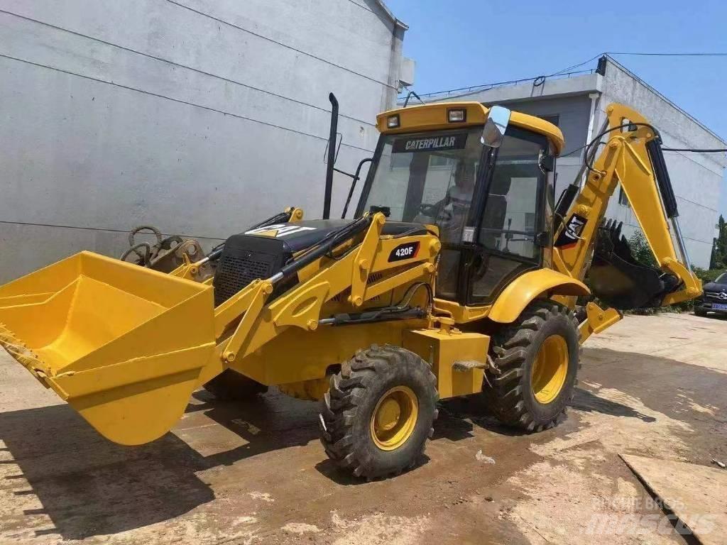 CAT 420F Terne