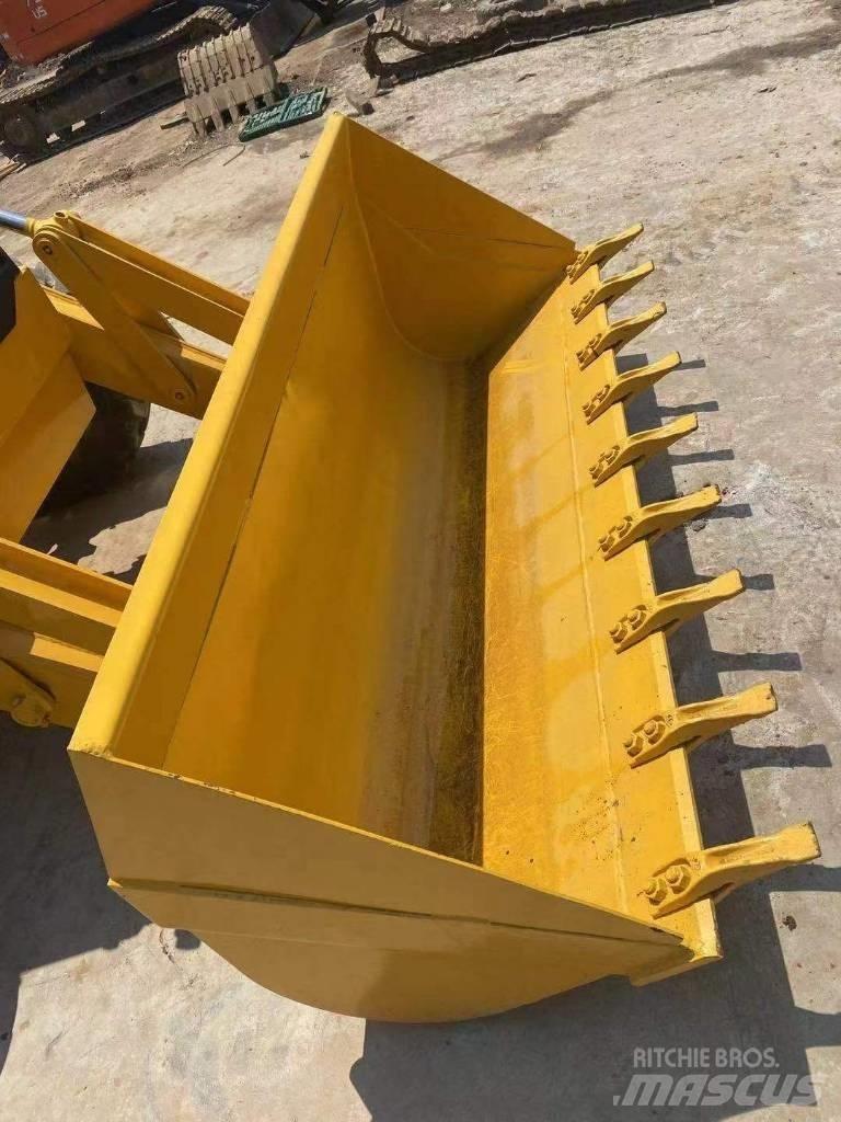CAT 420F Terne