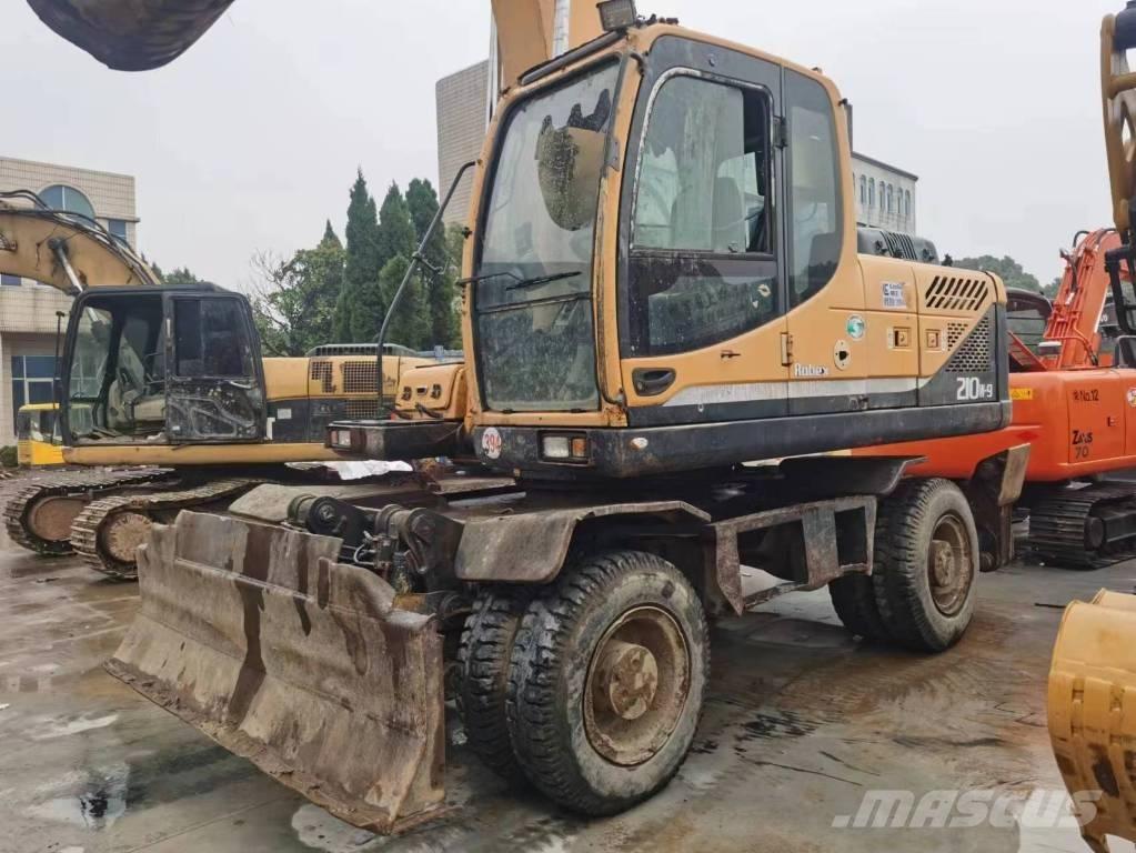 Hyundai R210W-9 Escavatori gommati