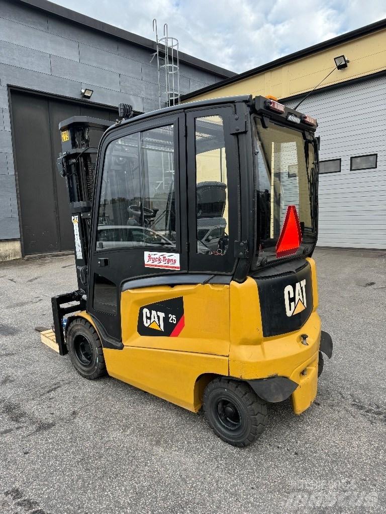 CAT EP25CN Carrelli elevatori elettrici
