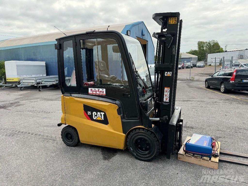 CAT EP25CN Carrelli elevatori elettrici