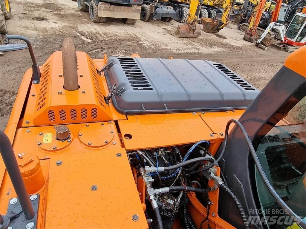 Doosan DX 140 LC-3 Escavatori cingolati
