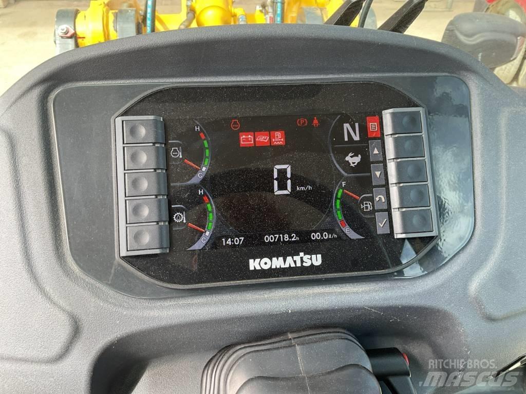 Komatsu WA80M-8 Pale gommate