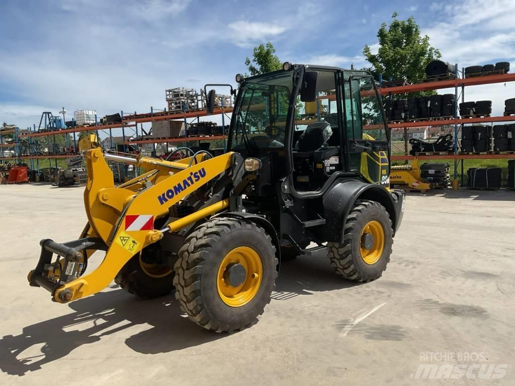 Komatsu WA80M-8 Pale gommate