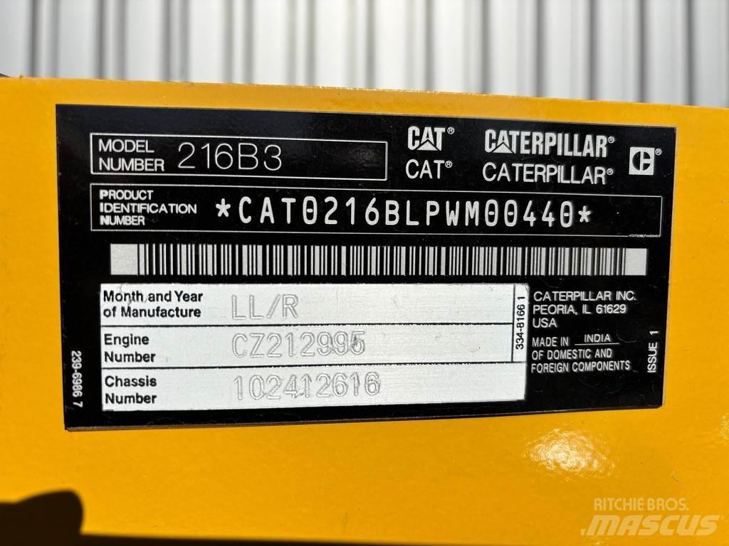 CAT 216B3 Pale gommate