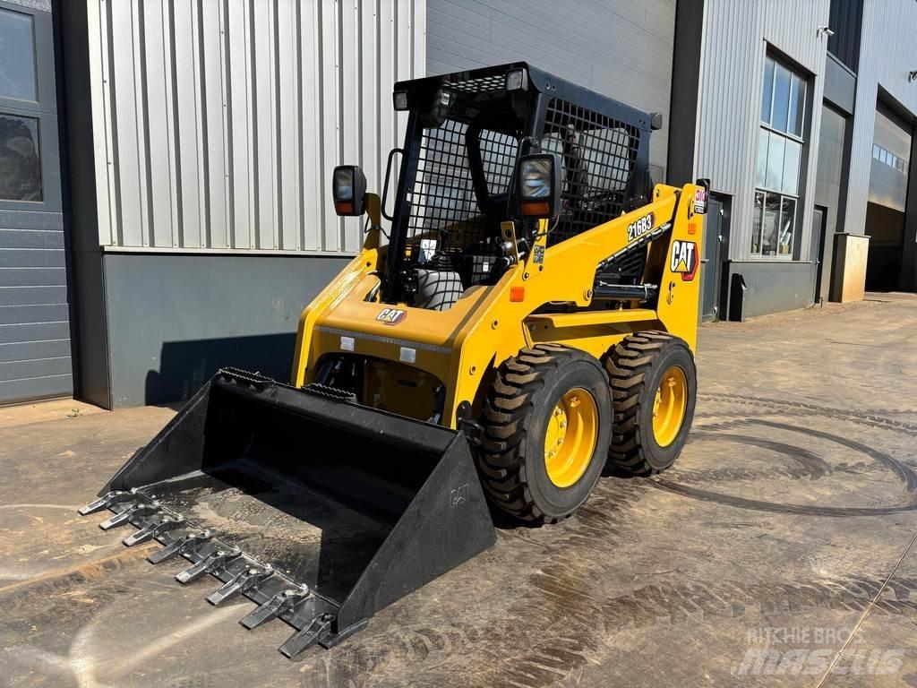 CAT 216B3 Pale gommate