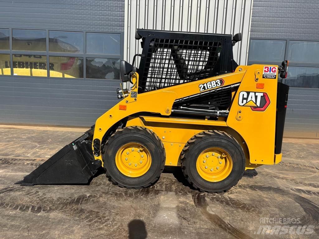 CAT 216B3 Pale gommate