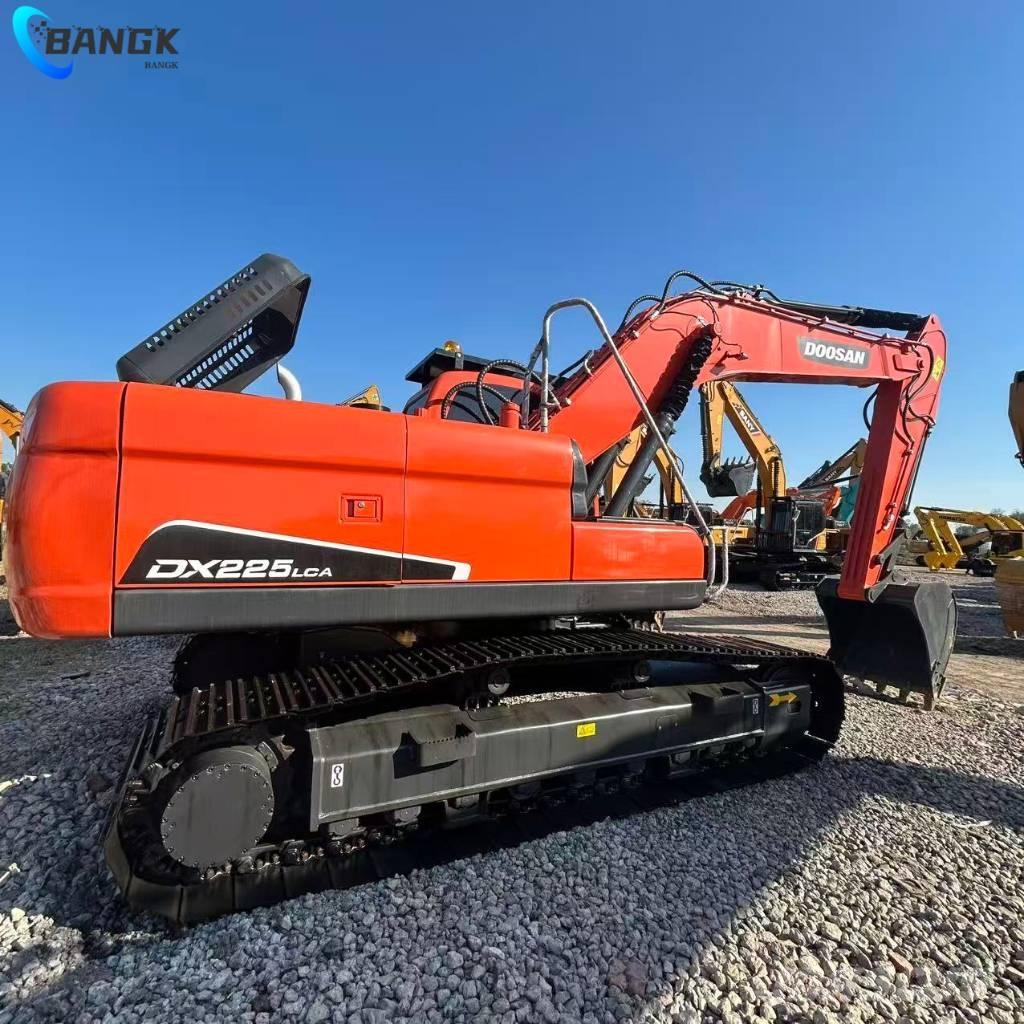 Doosan DX 225 LCA Escavatori cingolati