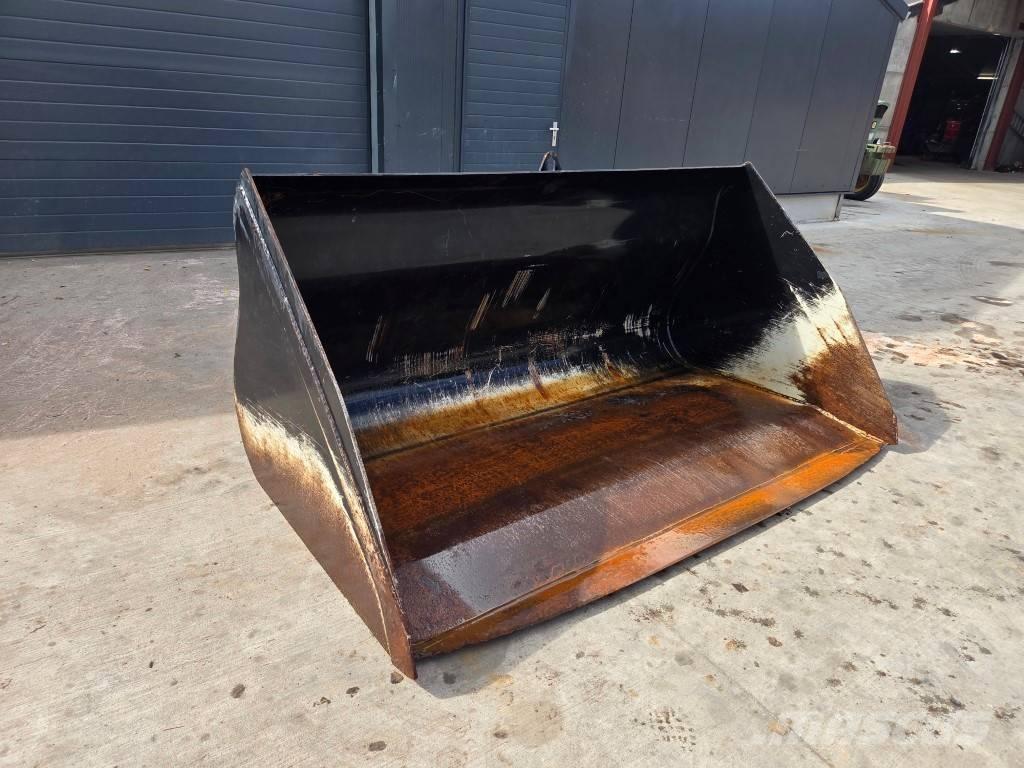 JLG 2450 / 2400 Accessori per pale frontali