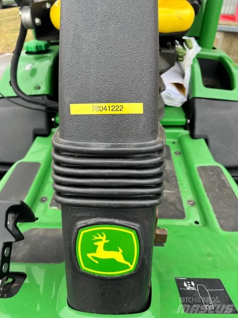 John Deere 7400A Tosaerba professionali rough, trim e surrounds