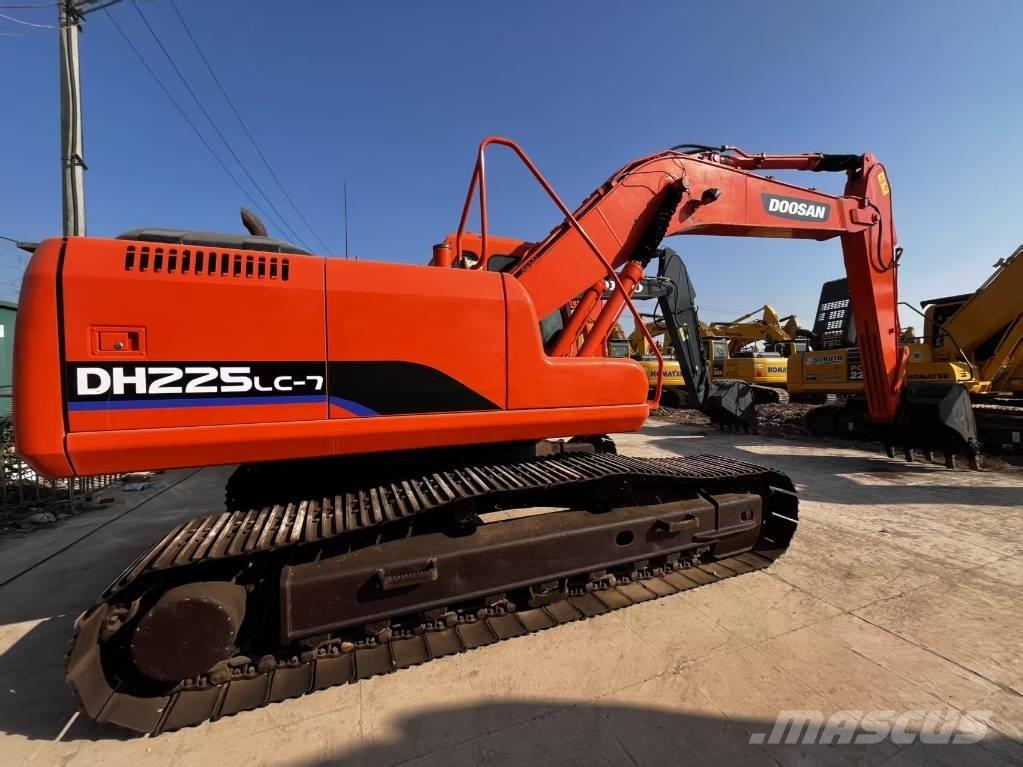 Doosan DH 225 LC-7 Escavatori cingolati