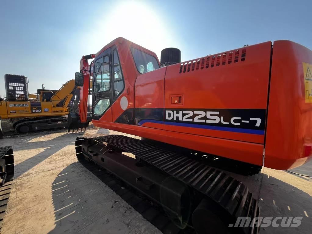 Doosan DH 225 LC-7 Escavatori cingolati