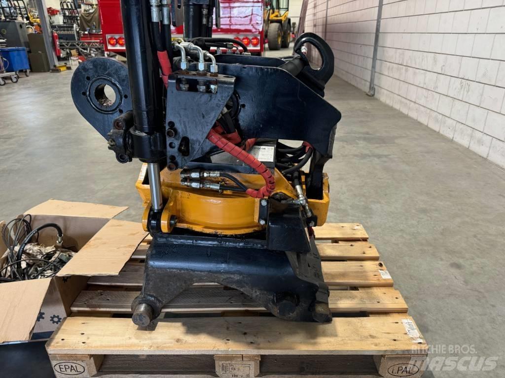 Engcon EC15B-CW30EC Pale a rotazione