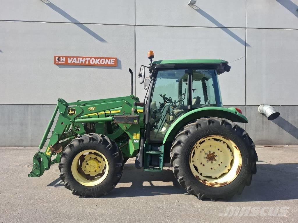 John Deere 5820 Trattori