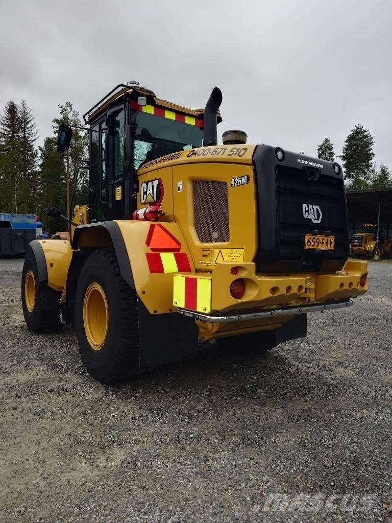 CAT 926M Pale gommate