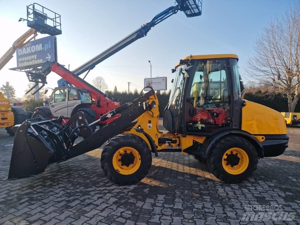 JCB 406 B Pale gommate